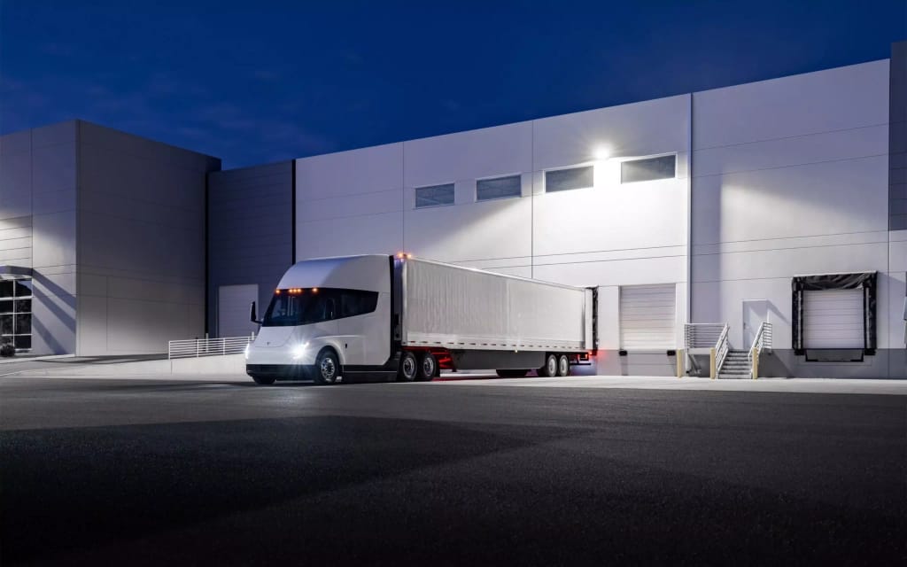 Tesla begins delivering its electric semi-trailer truck