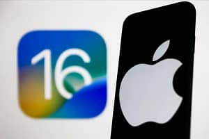 Apple began launching the latest version, which bears the number 16.2 of the iOS operating system, which brings a number of new and improved features for iPhone users