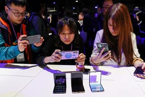 Samsung confirmed that its foldable phones are not damaged by dust, dirt and water spray