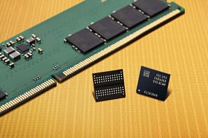 Samsung on Wednesday announced the development of an industry-first 16GB DDR5 DRAM RAM based on 12nm process technology, as well as the completion of approval from AMD.