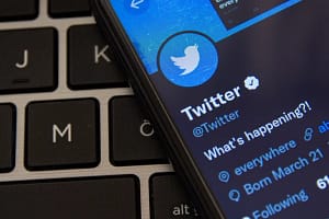 Twitter witnessed a major outage yesterday, Wednesday; This prevented tens of thousands of users worldwide from accessing the popular