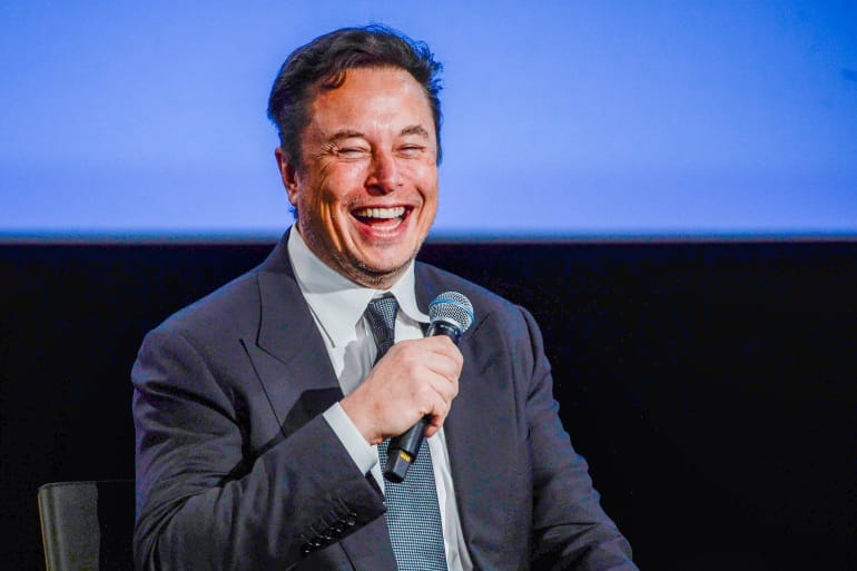 The American billionaire and owner of the Twitter platform, Elon Musk, turned to Google for instant translation to respond to an Arab tweet